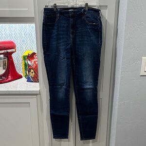 Old Navy Women's Dark Blue Skinny Jeans